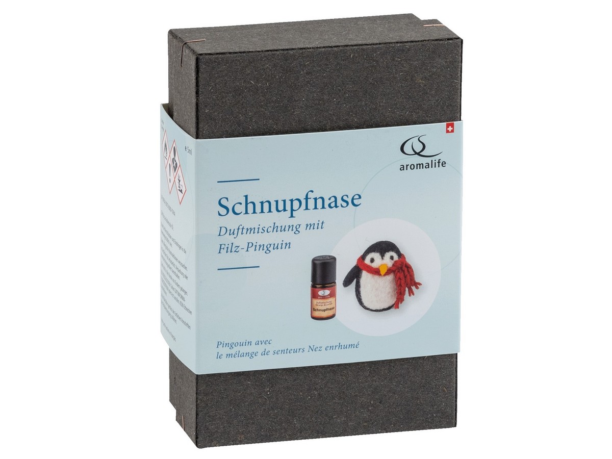 Packshot_AROMALIFE_Filz_Pinguin_mit_DM_Schnupfnase_5_ml_Geschenkset_ebi-online-web