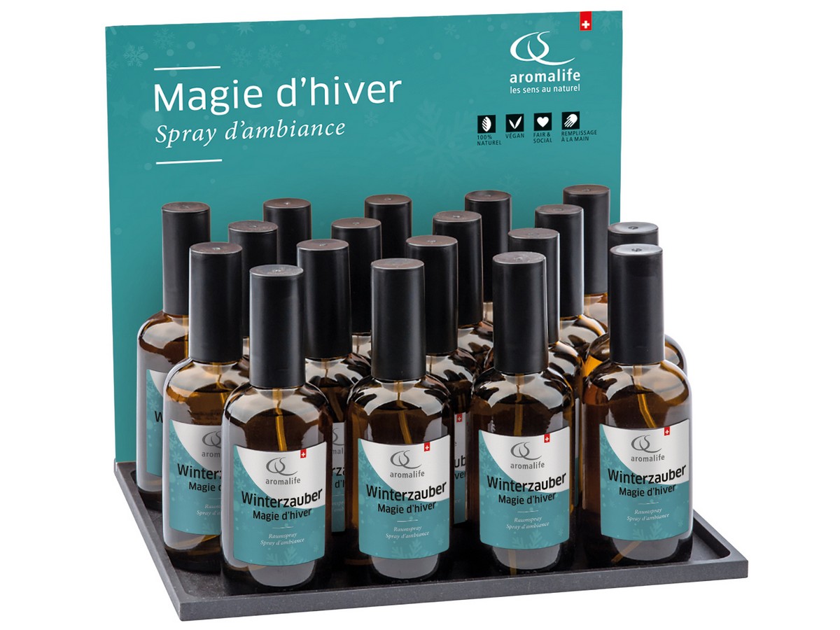Packshot_AROMALIFE_Winterzauber_Raumspray_Display_18_x_100_ml_F_ebi-online-web